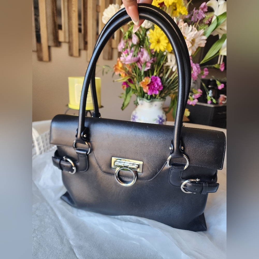 Authentic Elegant Salvatore Ferragamo Black Leather Handbag